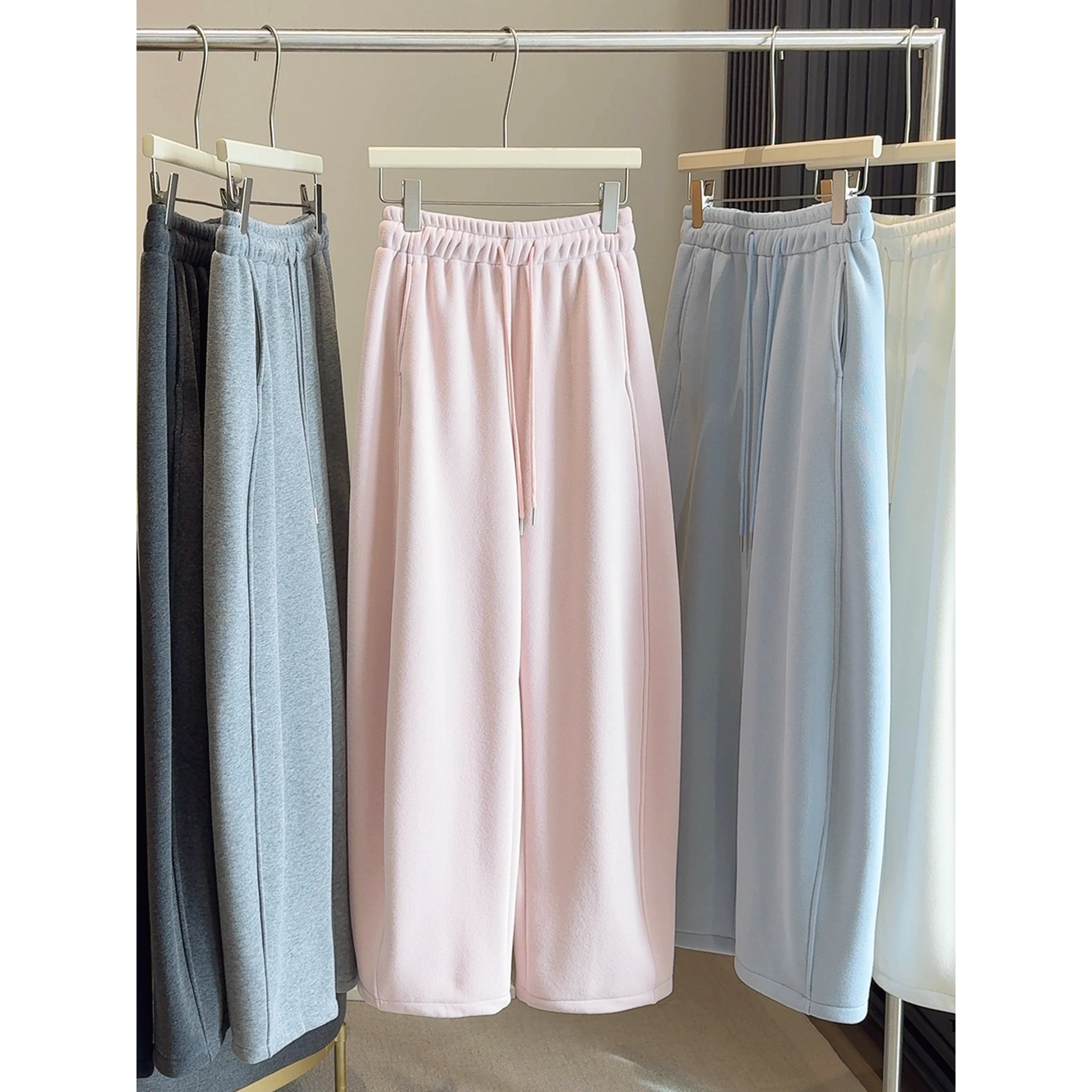 加厚奥粒绒保暖运动卫裤女式秋冬新款高腰垂感阔腿加绒糯米弯刀裤