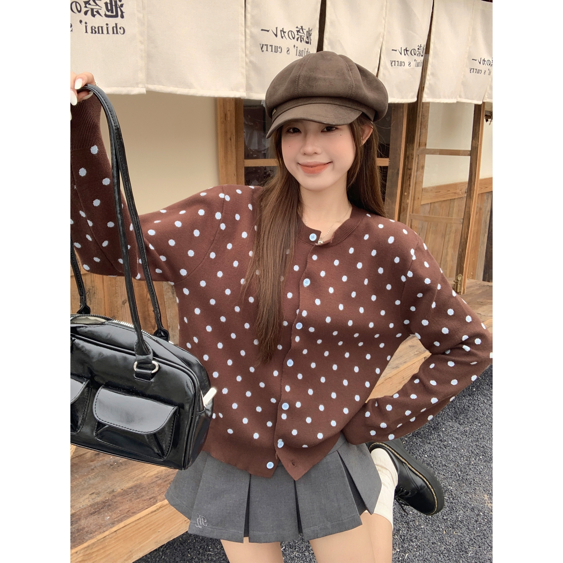 美拉德圆领波点设计感针织开衫女2025咖秋季毛衣外套宽松内搭上衣