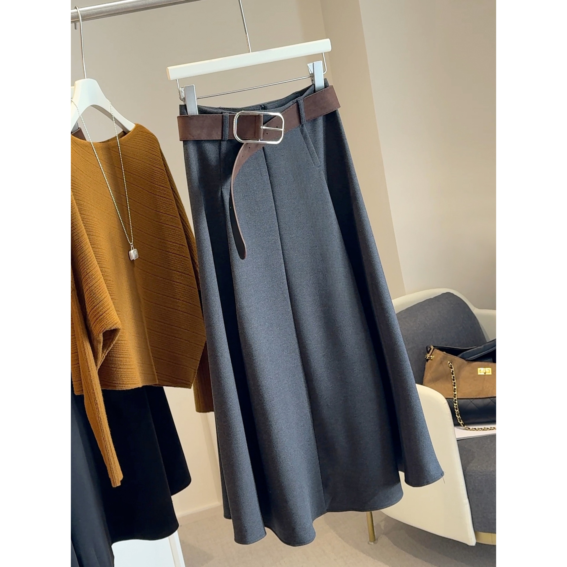 高级感毛呢料半身裙女2025秋冬韩版时尚气质显瘦西装a字中长裙子