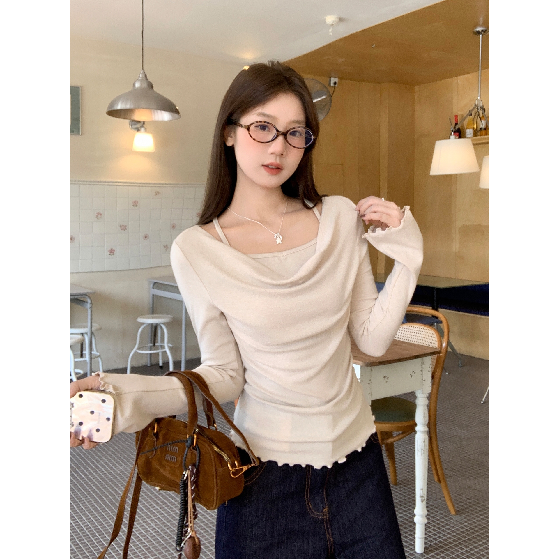 亚麻高级感斜肩露肩长袖T恤女2025秋季荡领一字肩打底衫内搭上衣