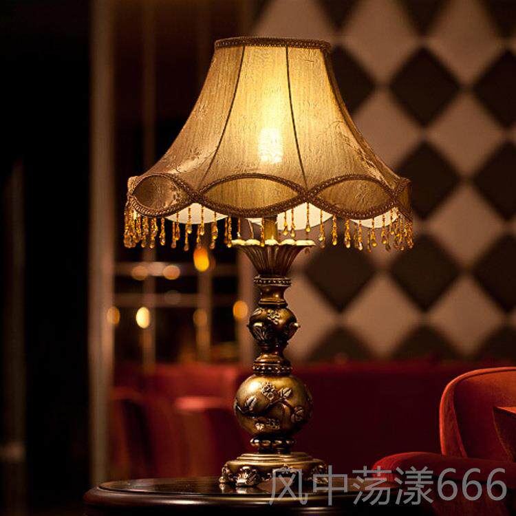 正品欧式复古台灯卧室结婚庆美式布艺灯台婚房调客厅光仿古床柜头