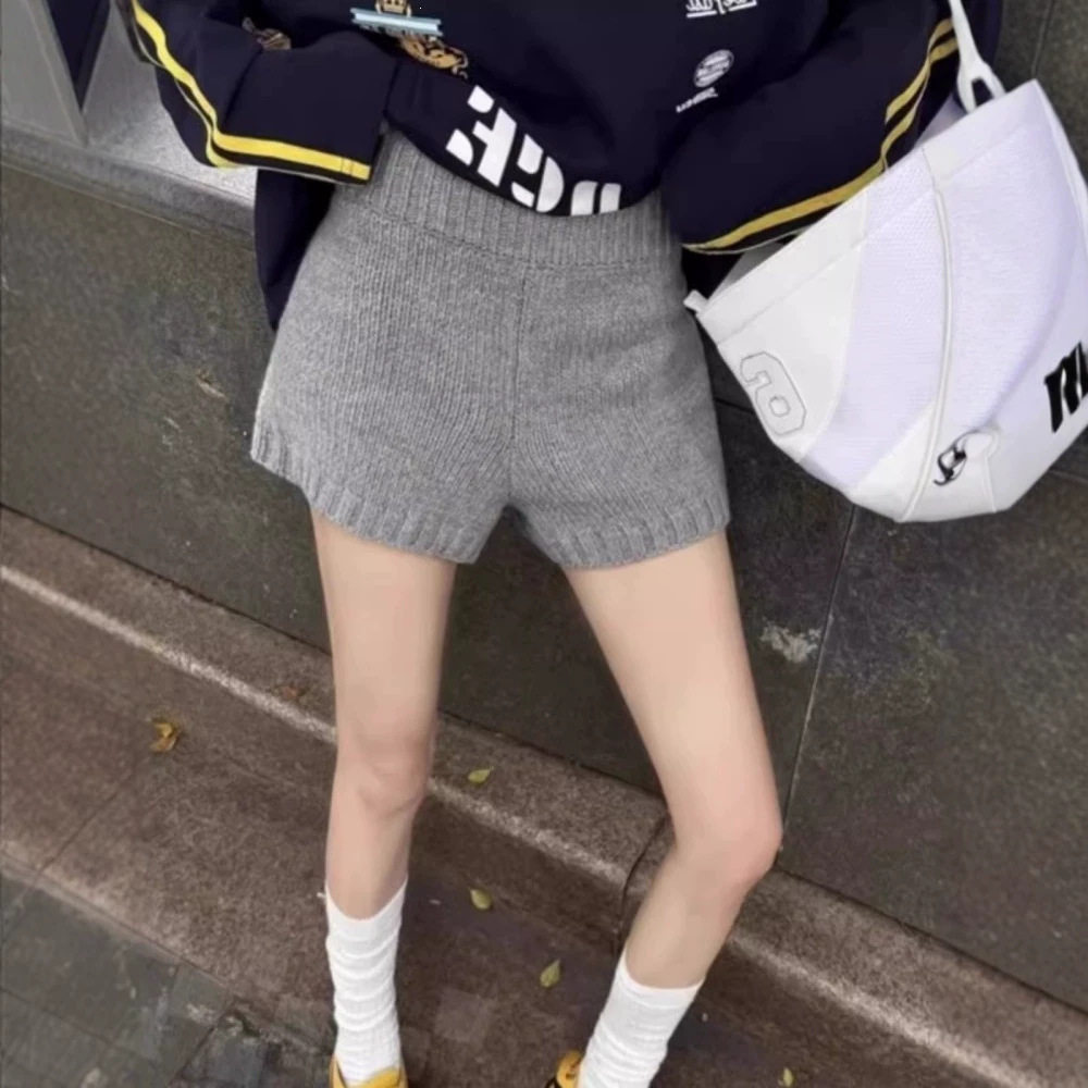 灰色针织休闲短裤女春秋
