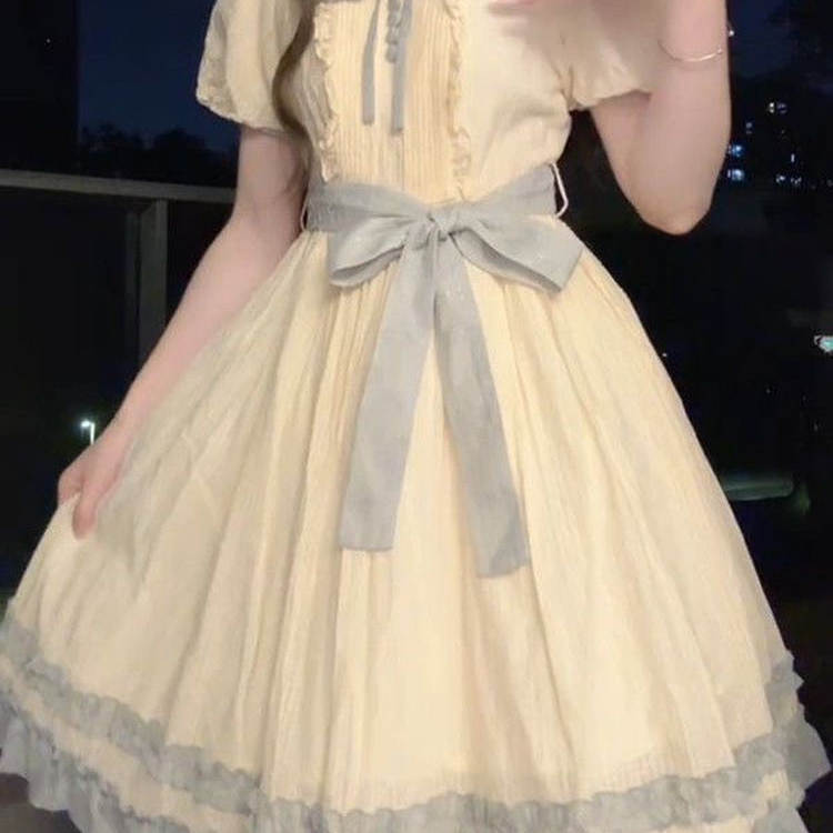 日系甜美学院风娃娃领泡