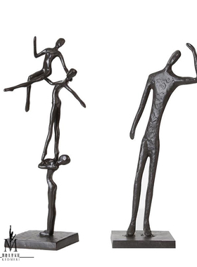 轻奢风铸铁人物创意雕塑软装摆件