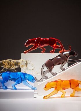 高端大气金钱豹摆件现代客厅电视柜办公室桌面家居装饰工艺品