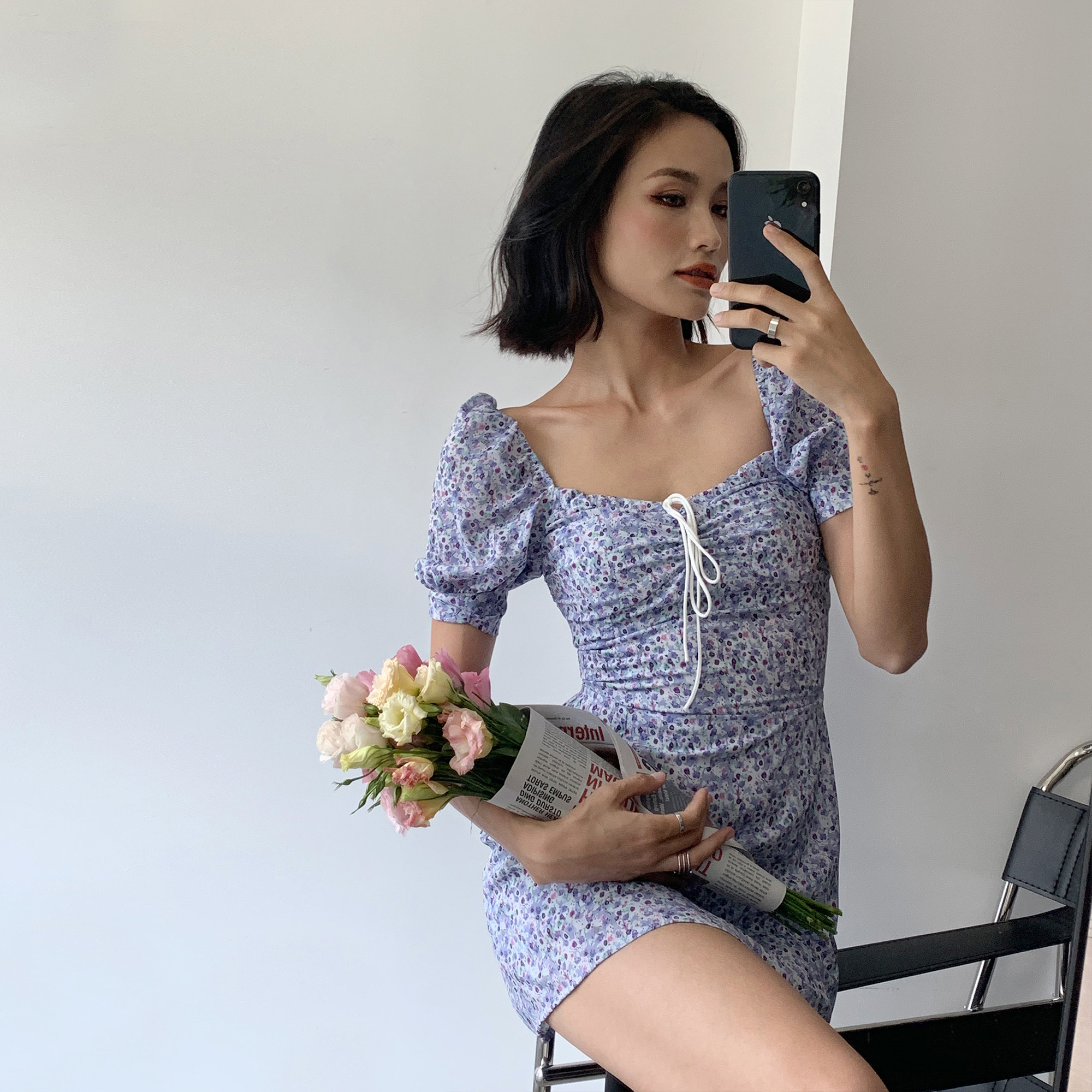 ws 法式复古方领胸前系带泡泡袖收腰显瘦雪纺连衣裙a字小碎花短裙