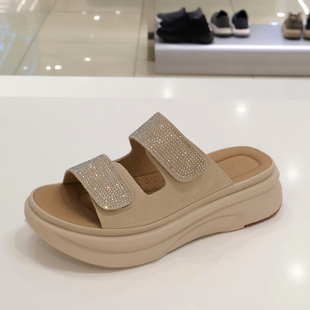 KM261520卡迪娜女鞋 2026年春  厚底一字带拖鞋 商场新品