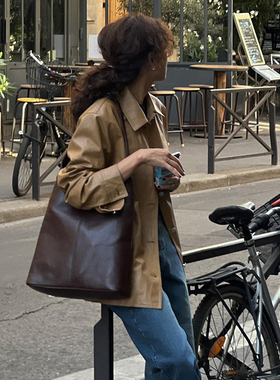 曼哈顿暗夜~2024新款 复古棕色皮衣女时髦宽松夹克pu皮西装外套女