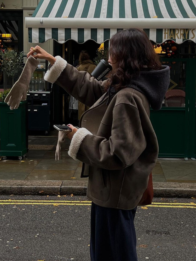 时髦老钱风皮毛一体外套女