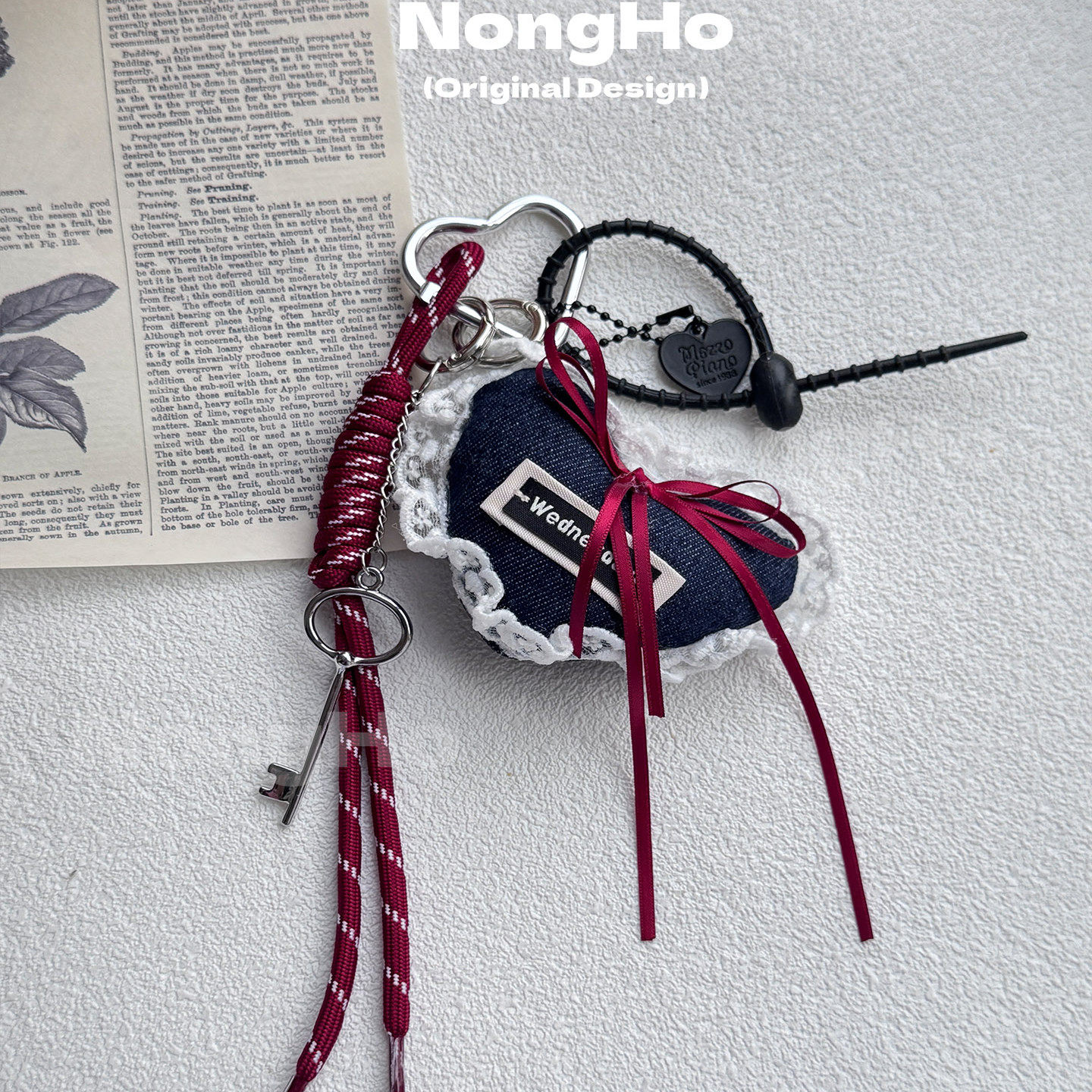 原创包挂红色牛仔布蝴蝶结