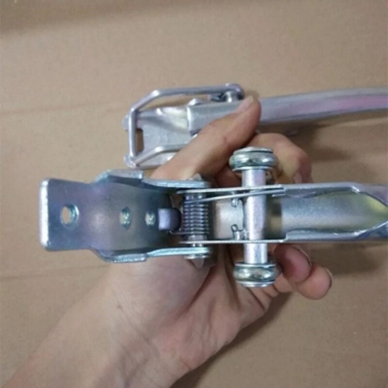 五菱荣光小卡货车后栏板扣挡板拉把手单双排之光尾门卡子汽车配件