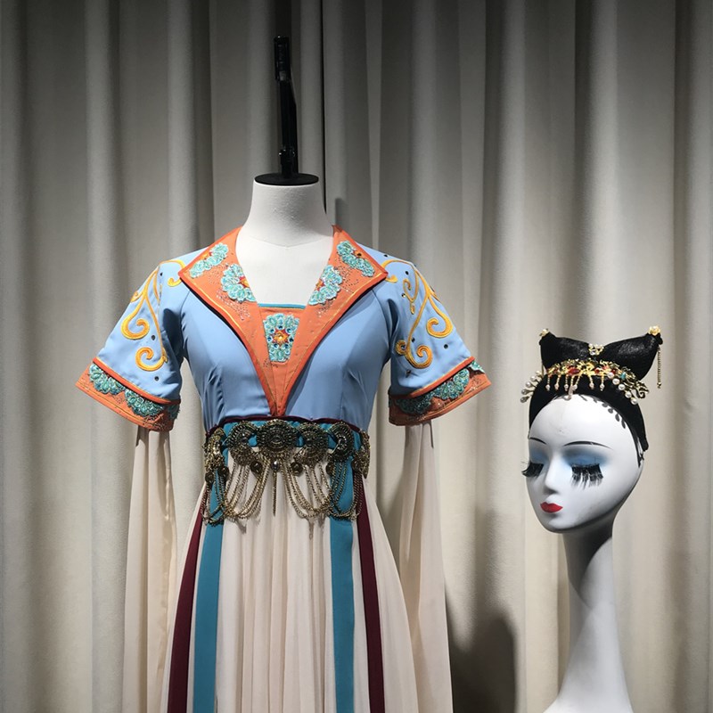 新选第十七届北京舞蹈大赛宴乐古典舞蹈演K出服装头饰服饰艺考定