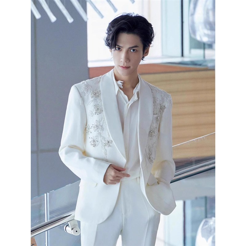 新选罗云熙明星同款白q色重工手工串珠西装男女高级定制绅士垫肩