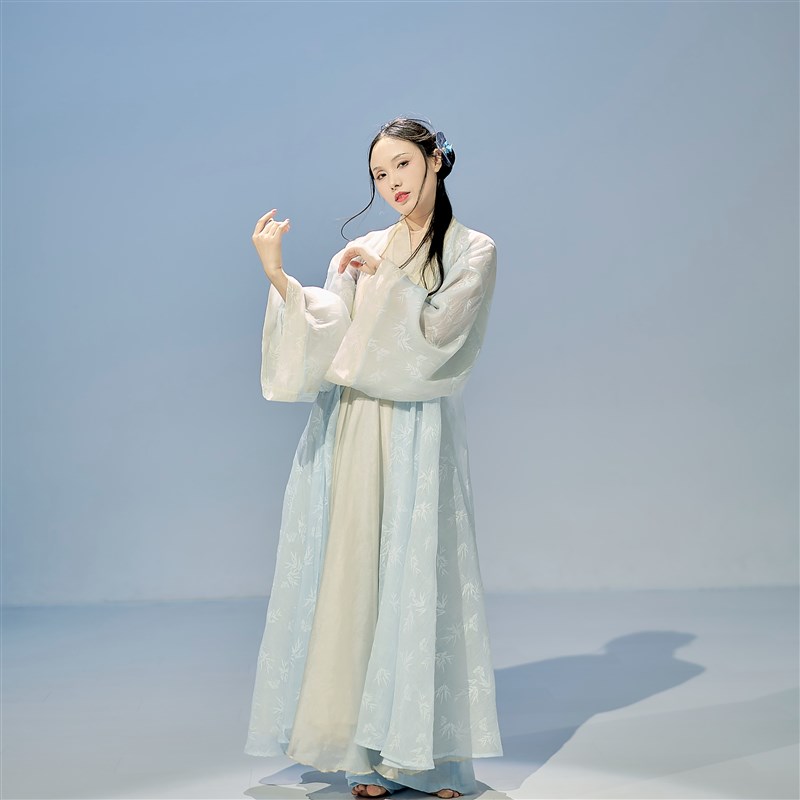 新选佳竹影戏蝶棉Q麻国风大摆纱衣