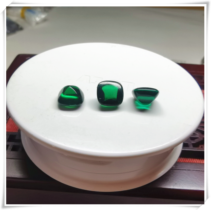 绿纳米绿宝石色糖塔形圆弧底金字塔尖面方形裸石镶嵌首饰绿宝石