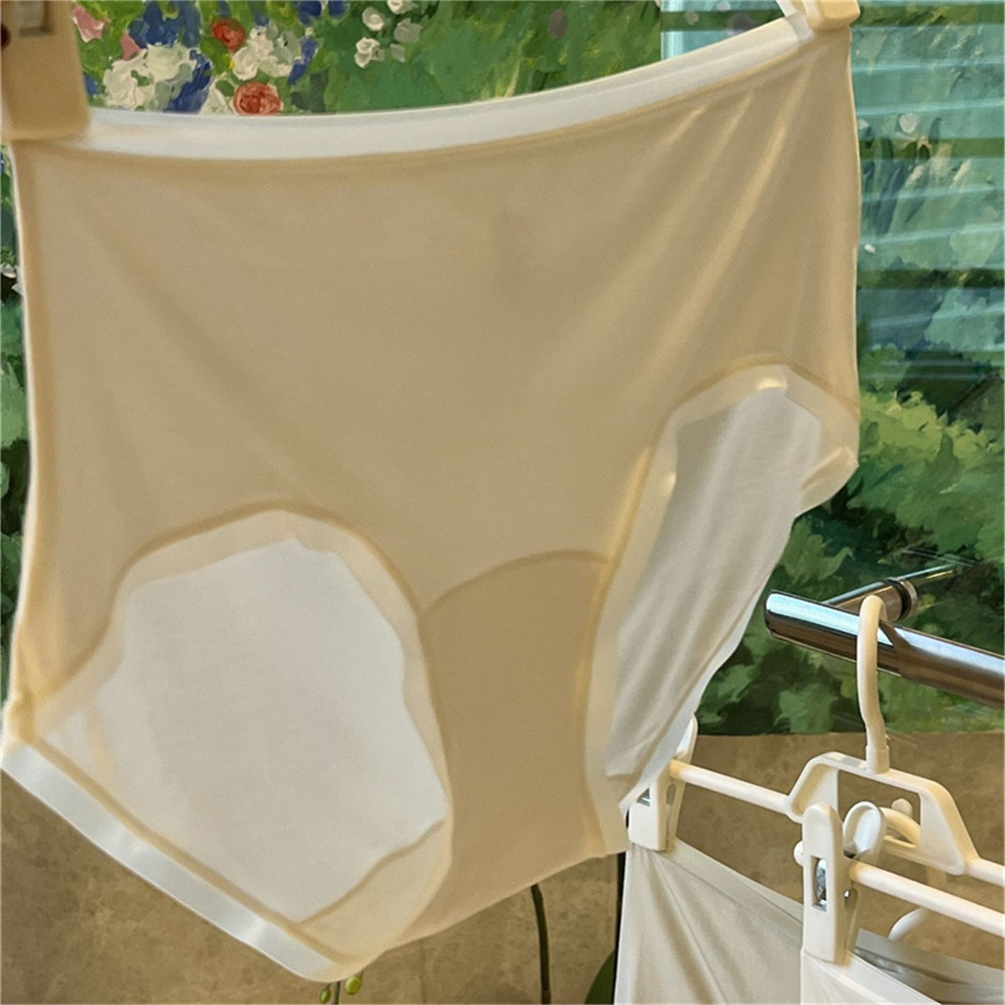 2026年夏季女士无痕透气中腰三角内裤薄款舒适底裤