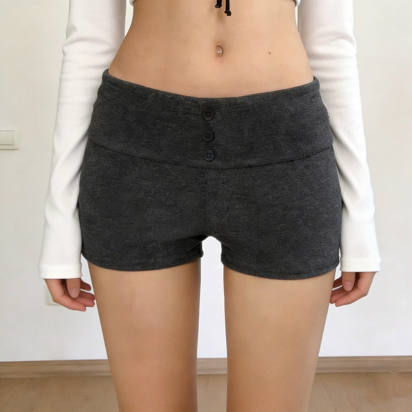 SWEETOWN街头风简约翻边纽扣低腰短裤黑色百搭显瘦辣妹休闲针织裤,女装/女士精品,短裤,淘宝优惠券,粉丝福利购,淘宝优惠卷