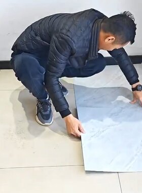 地板贴自粘式地板贴地砖瓷砖贴纸美缝贴对角贴自粘客厅地面地板贴