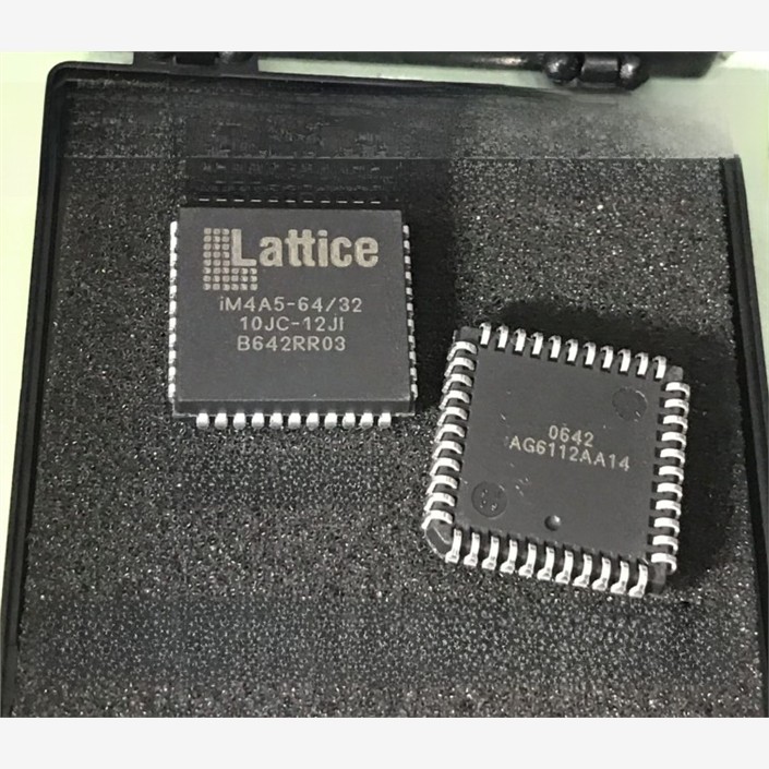 iM4A5-64/32  iM4A5-64/32-10JC-12JI  PLC44 封装 进口 现货