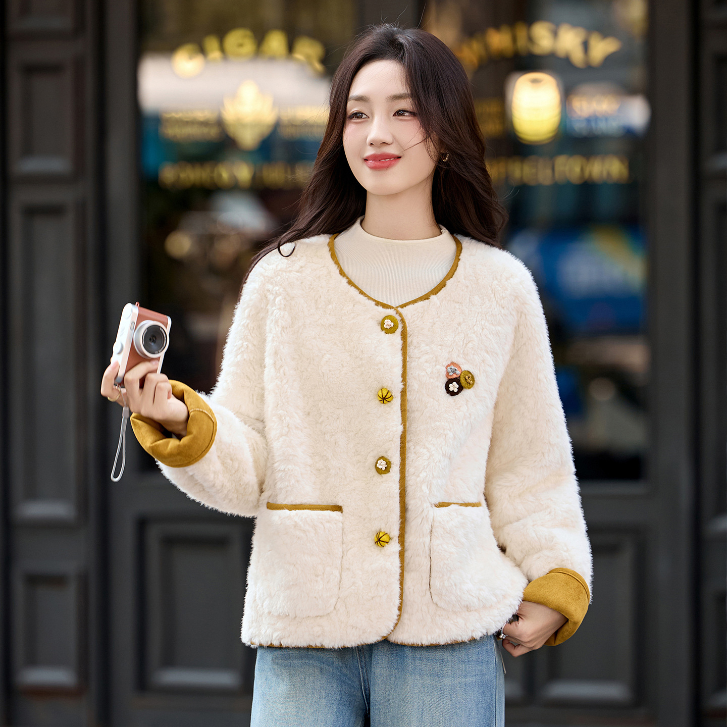 品牌苏昔然彩女装2025新款大码女装圆领小香风皮毛一体加厚外套