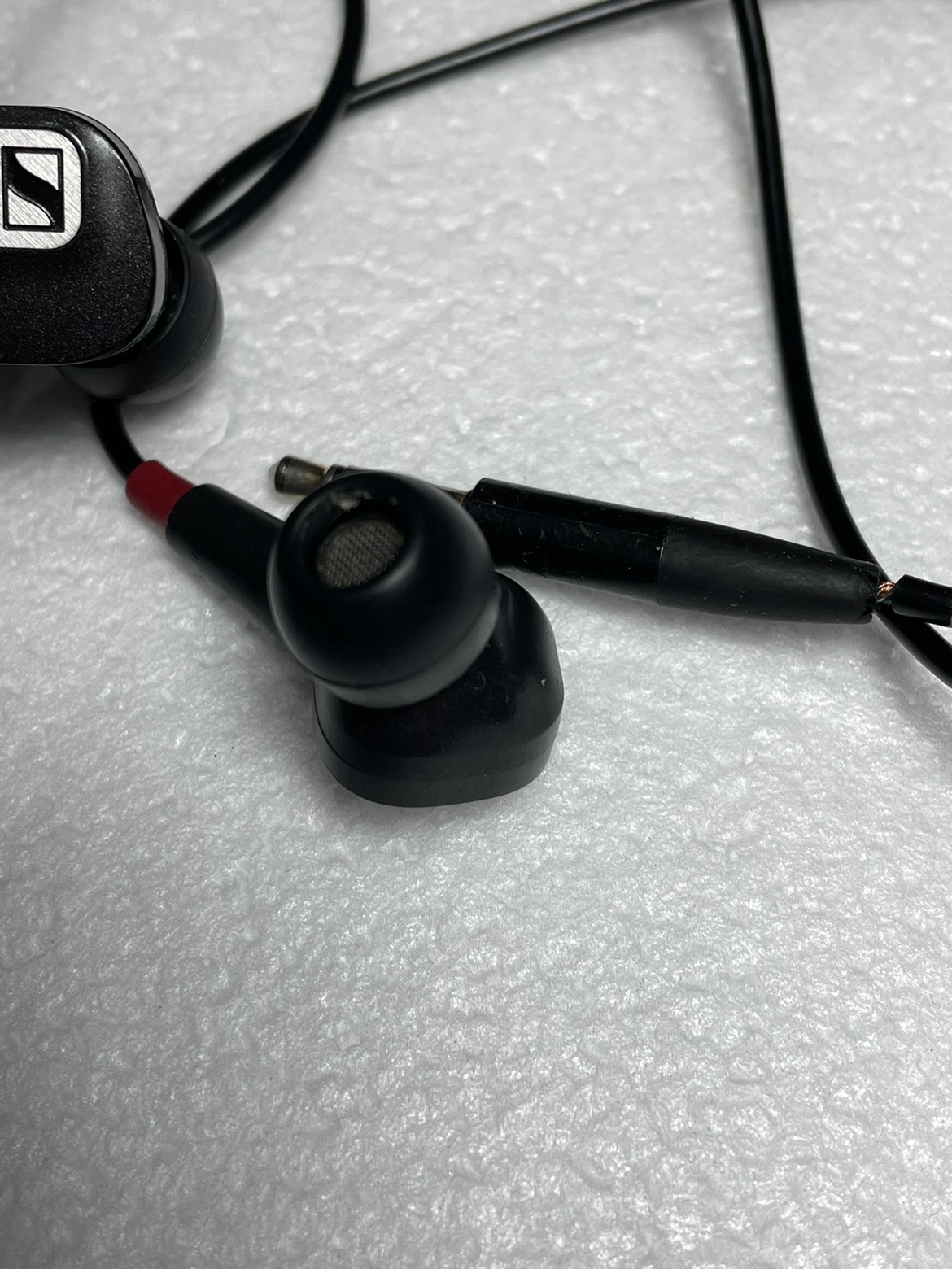 维修森海IE80s ie60耳机线材插头插座插针接触不良更换插头