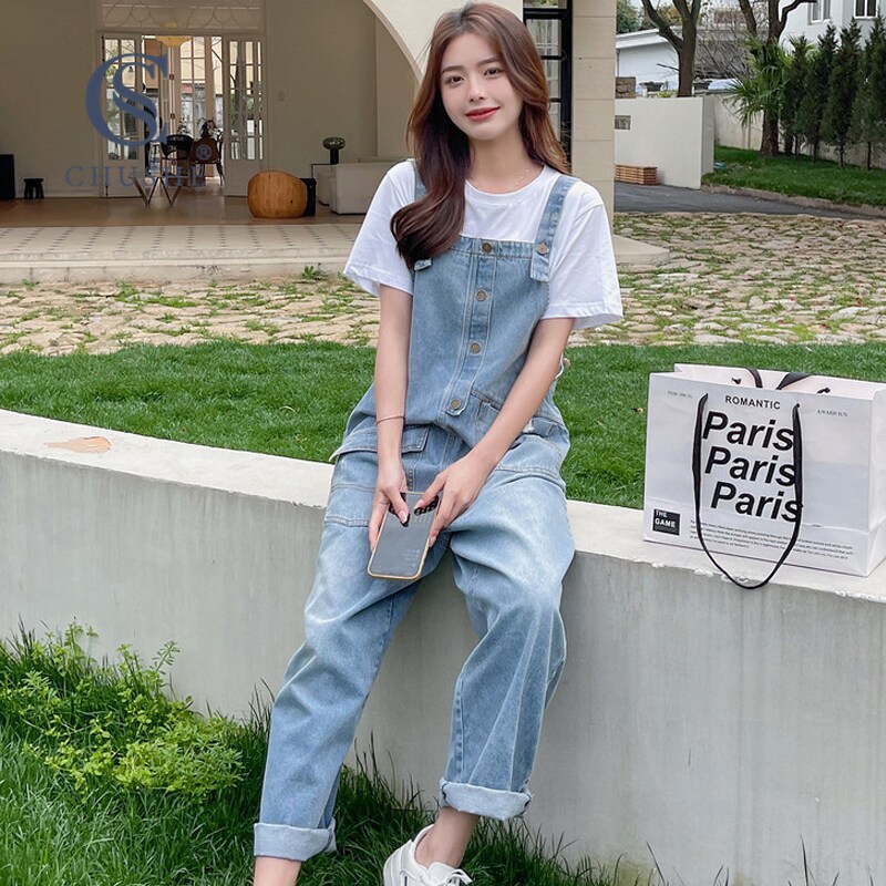 浅蓝牛仔背带裤女2026夏季韩版宽松设计感日常休闲直筒阔腿连体裤
