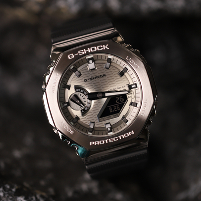 卡西欧G-SHOCK太阳能蓝牙男表