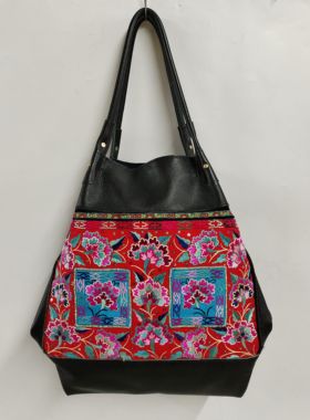 专拍链接。老绣包复古头层牛皮手工刺绣包单肩手提大容量女包