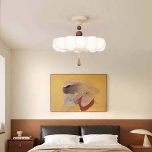 云朵卧室吸顶灯法式 轻奢奶油风半吸吊灯中古氛围感温馨儿童房间灯