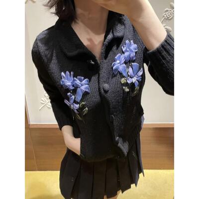 【zui高品质】shushu立体花朵装饰针织上衣翻领单排扣开衫毛衣