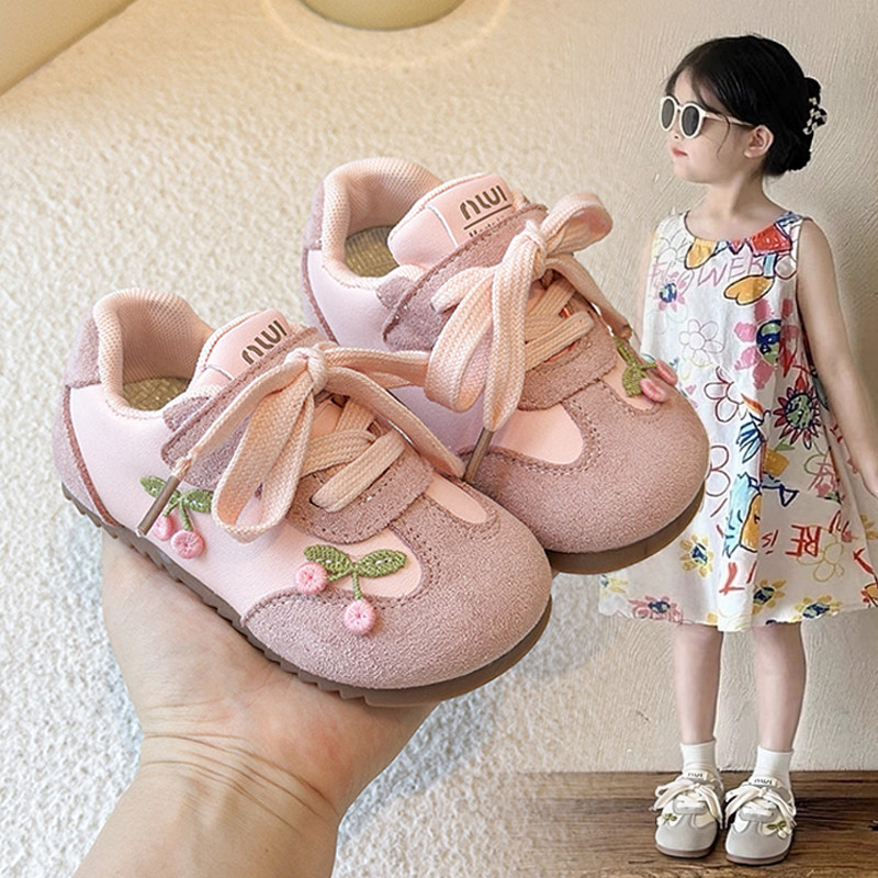 宝宝幼儿园室内鞋2025秋季新款女童德训鞋女宝可爱中小童运动鞋潮