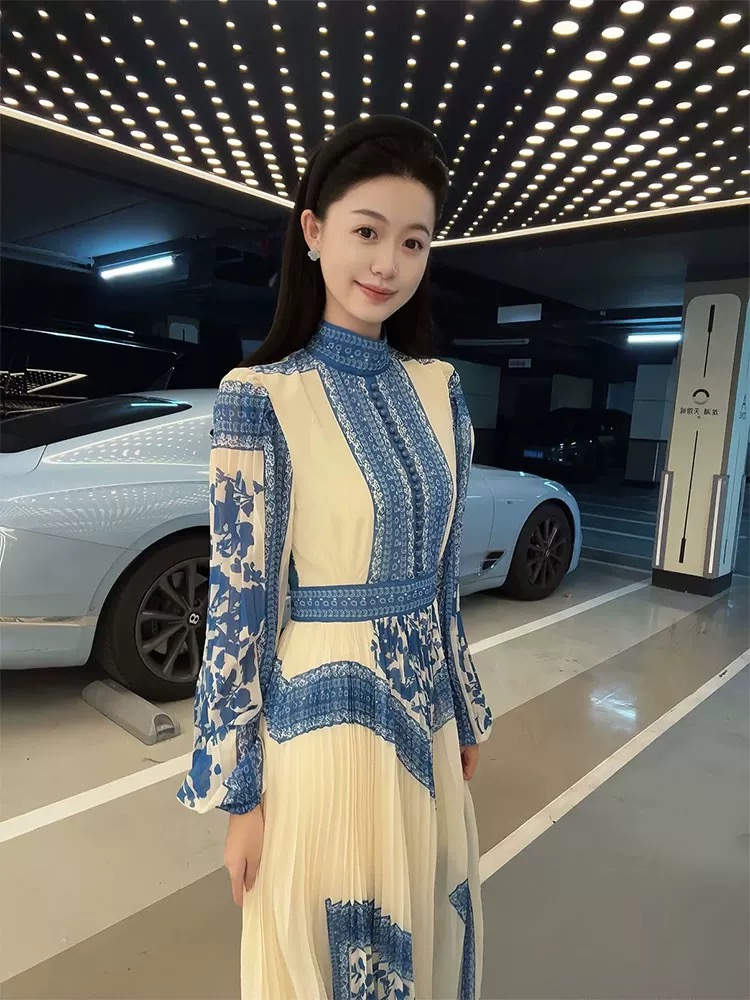 澳洲小众巨好看气质高级感连衣裙女2025秋季新款今年流行爆款裙子