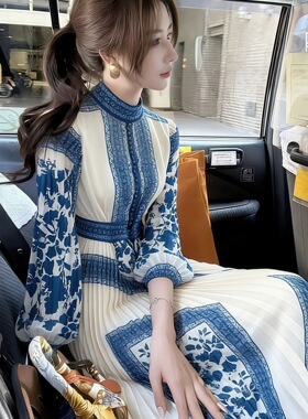 法式掐腰裙子女春季超好看独特漂亮气质高端度假风蓝色碎花连衣裙