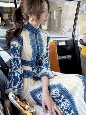 法式掐腰裙子女春季超好看独特漂亮气质高端度假风蓝色碎花连衣裙