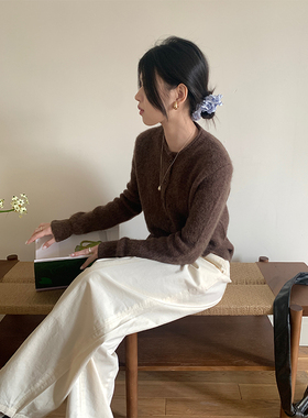 秋冬季极简风纯色针织开衫女圆领软糯甜美百搭氛围感毛衣深咖上衣