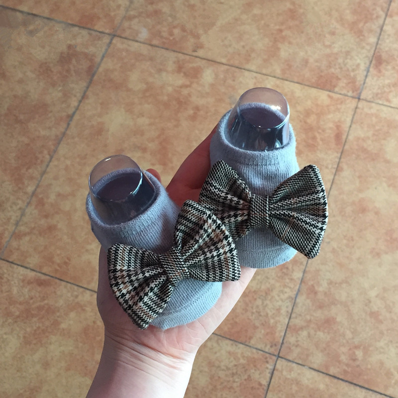 英伦风格子满月纯棉地板袜