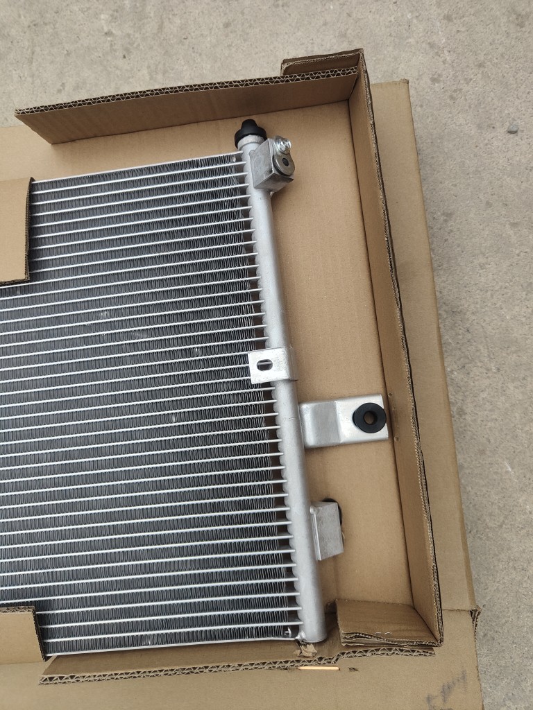 适用郑州日产东风锐琪皮卡QD80 ZD25空调散热网冷却散热器冷凝器