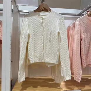 日系女装春新款纽花圆领针织开衫毛衣毛衫长袖衫小外套481477