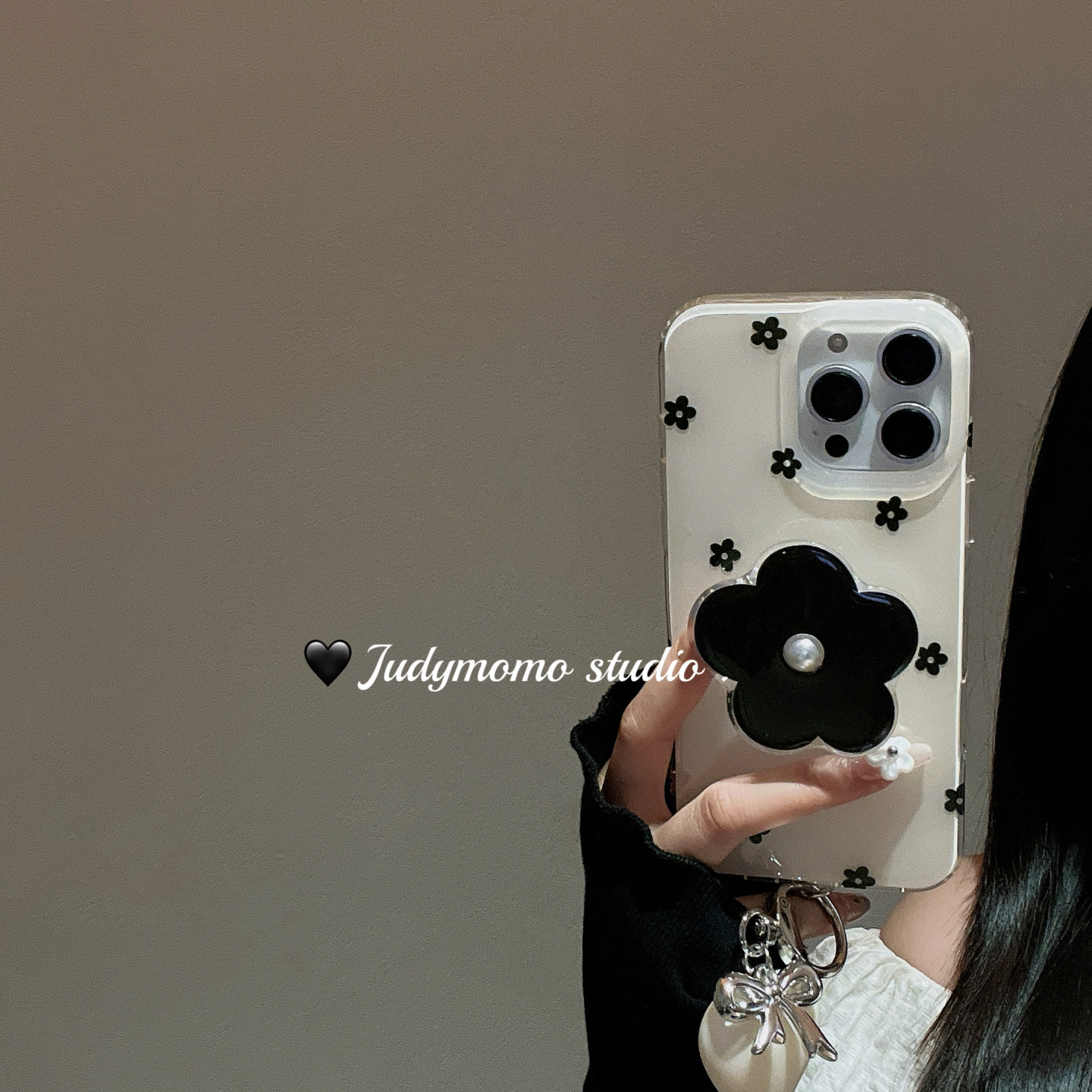 极简冷淡黑色花朵支架17promax手机壳适用iPhone15pro苹果新款14爱心挂件16pro双层软壳,3C数码配件,手机保护套/壳,淘宝优惠券,粉丝福利购,淘宝优惠卷