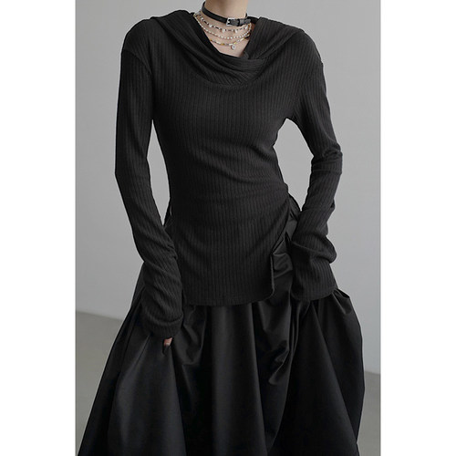 无以幻象帽兜破缝衫