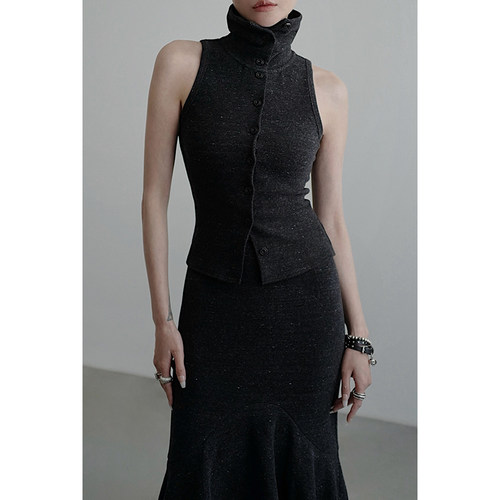 无以幻象坦克高领无袖针织打底衫