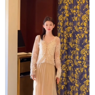 款 修身 ALL V领蕾丝刺绣上衣RSMS8235 FOR