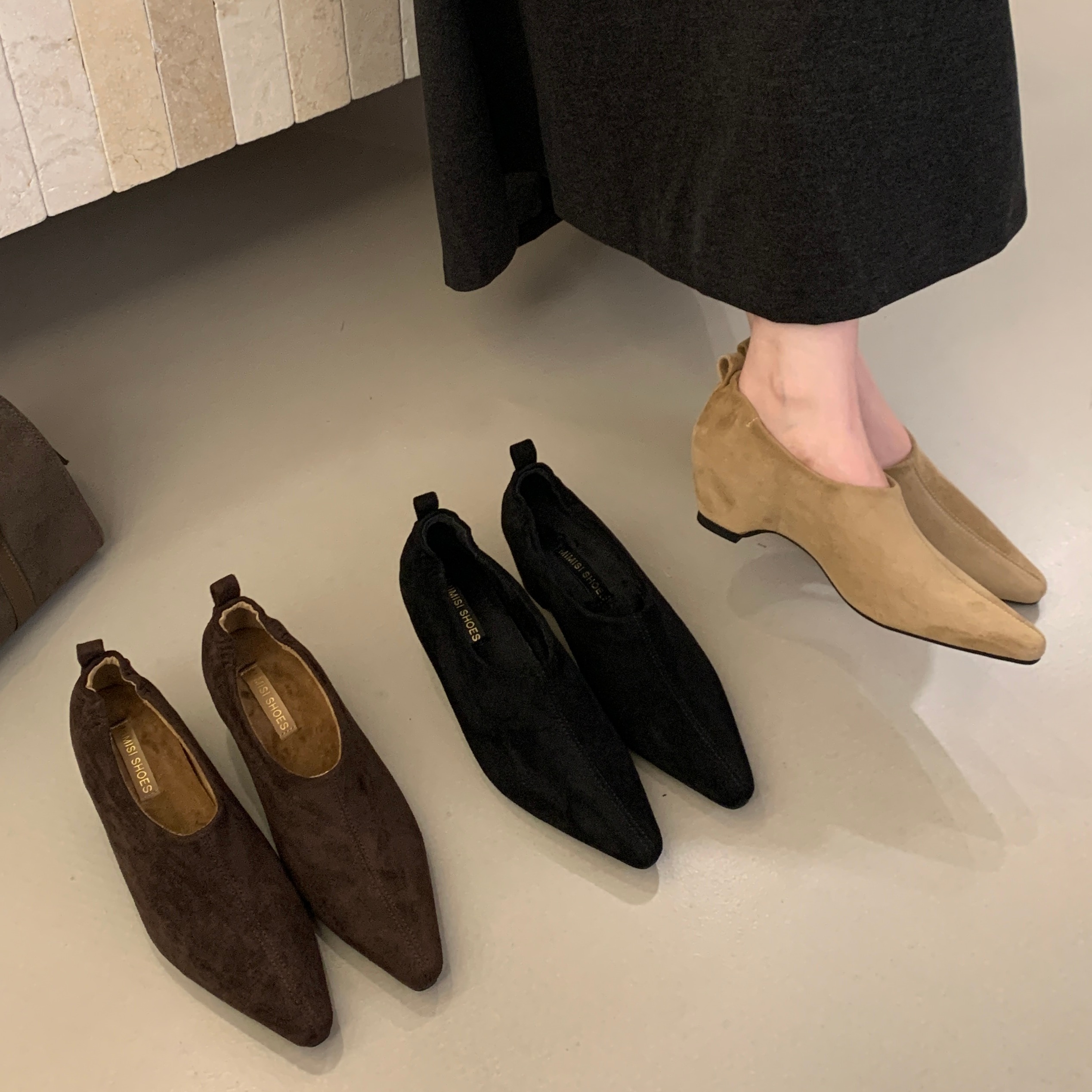 2025新款复古绒面方头低跟单鞋