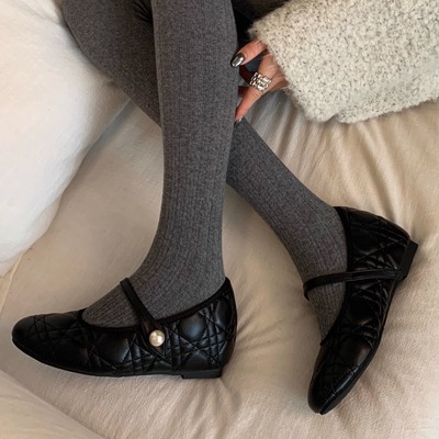 小香风一字带菱格纹玛丽珍珠鞋女