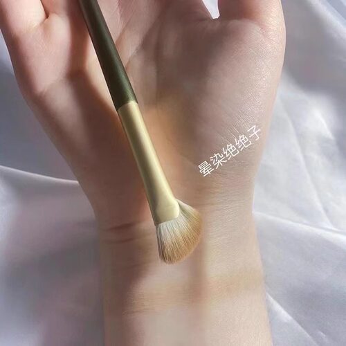 镰刀鼻影刷小马毛鼻翼晕染刷斜头修容指腹阴影刷动物毛一支化妆刷