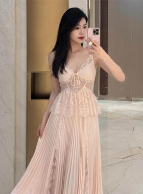 CI代购SP家26春夏香槟色杏吊带V领蕾丝拼接礼服百褶裙连衣裙长裙