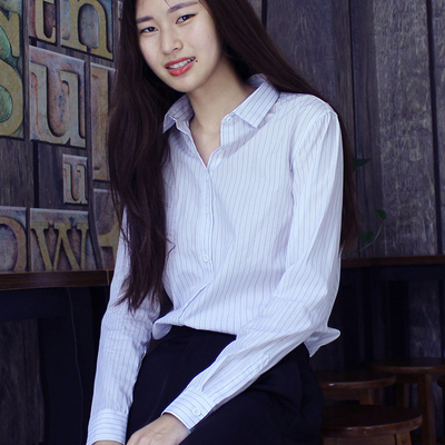 蓝色黑白竖条纹设计感小众衬衣