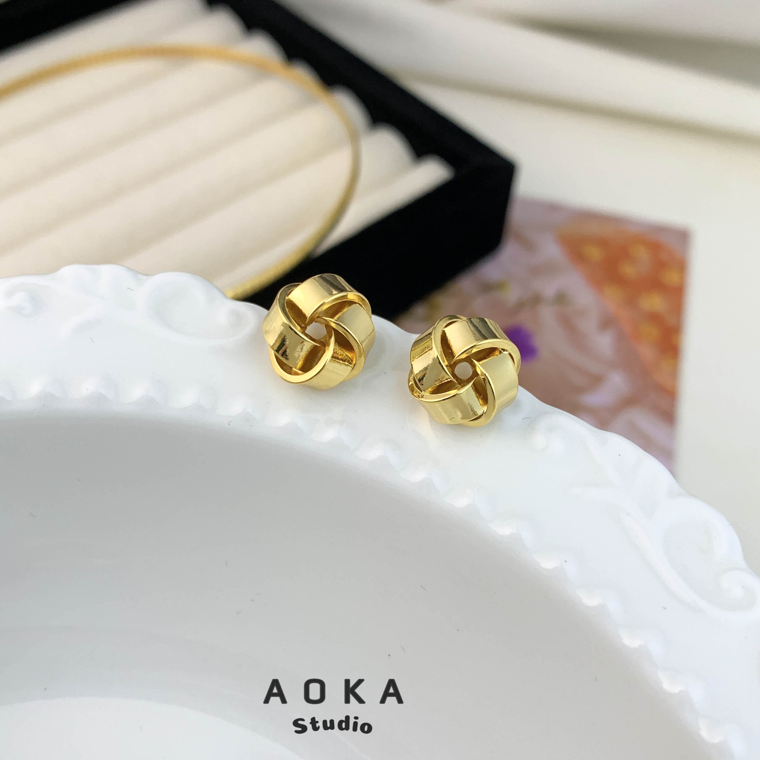 法式复古简约设计款缠绕扭花925银针耳钉铜镀金轻奢高级感耳环女,饰品/流行首饰/时尚饰品新,耳钉,淘宝优惠券,粉丝福利购,淘宝优惠卷