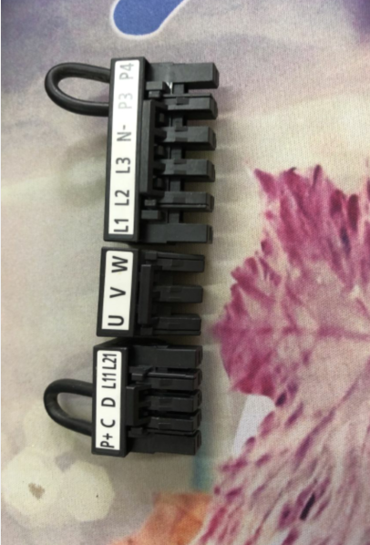 适用伺服驱动器J4系列电源插头UVWP+C D L11L21 L1 L2 L3 N-P3 P4