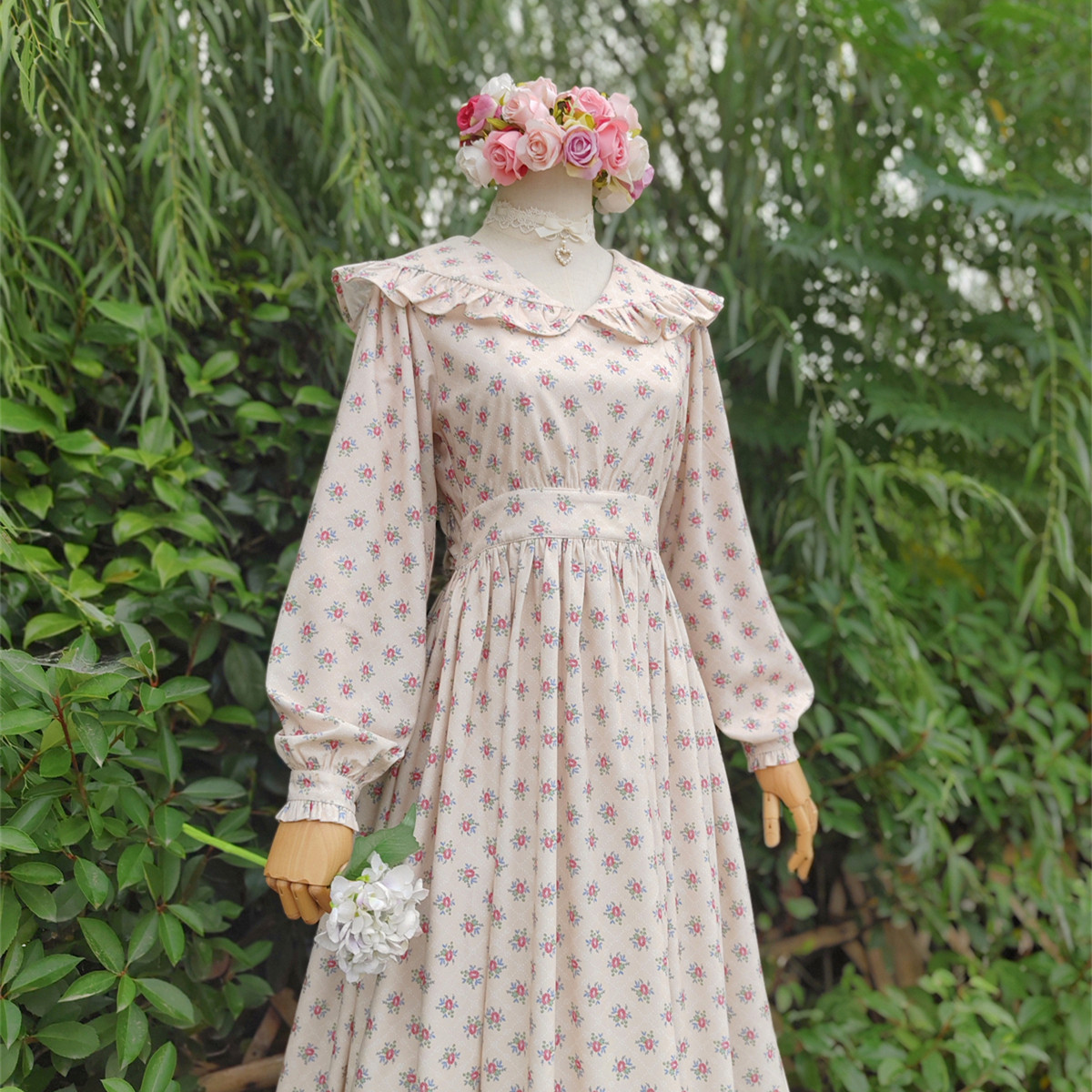 兔子大人｜手作服 vintage古着感 复古V领大翻领灯芯绒长袖连衣裙